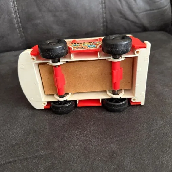 Vintage Fisher Price Mini Van Toy With Little People Figures - Picture 6 of 7